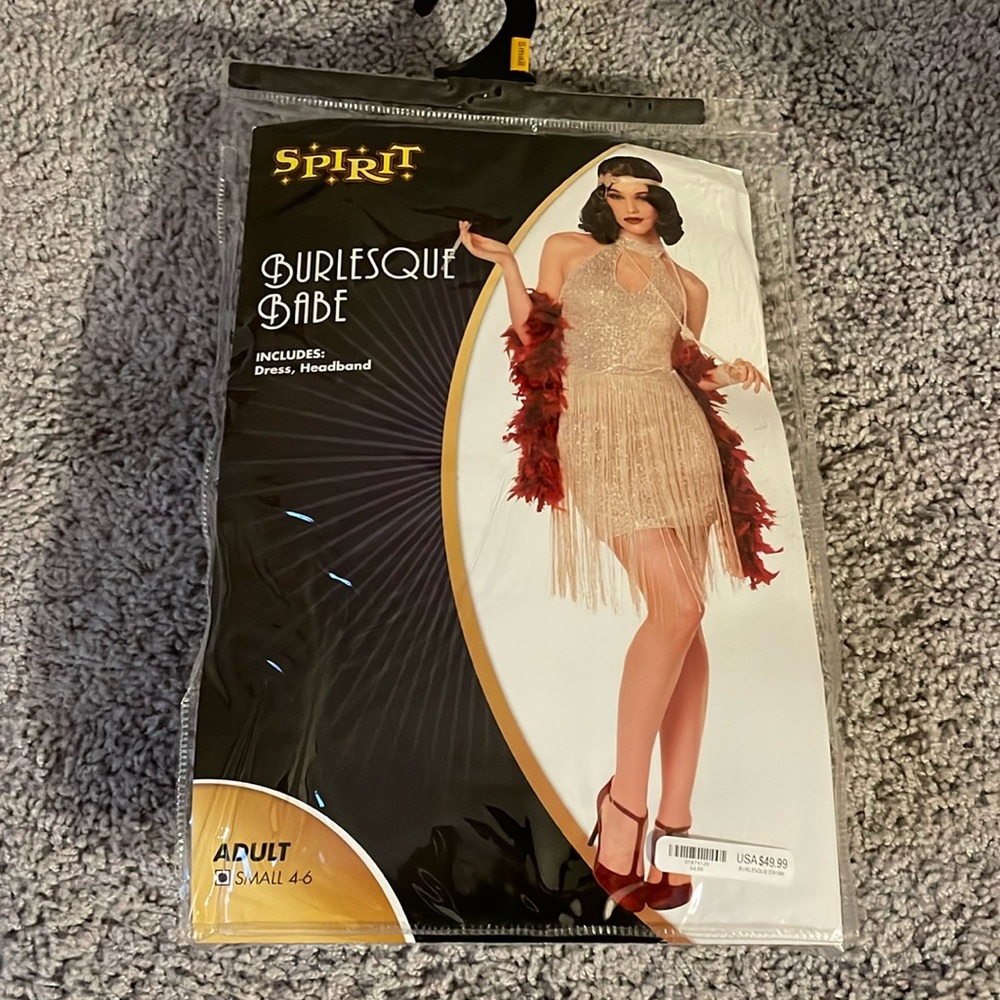 Burlesque babe spirit of Halloween outfit